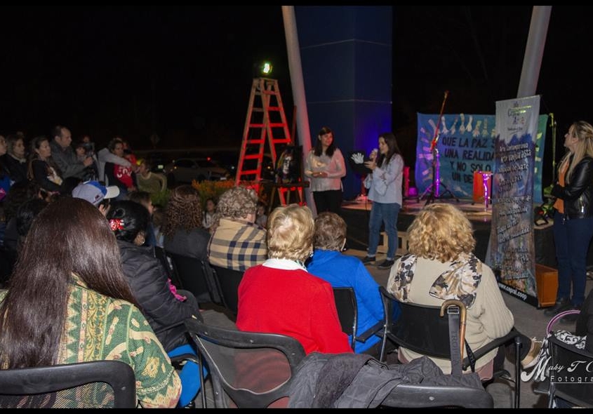 43257403_1869745856428653_7392154816866156544_n