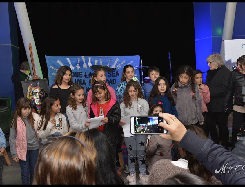 43300294_1869747009761871_521602024089845760_n